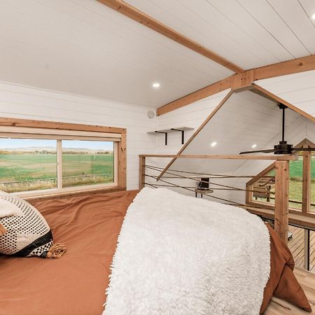 Modern Tiny Cabin, With Hot Tub In Choteau Mt מראה חיצוני תמונה