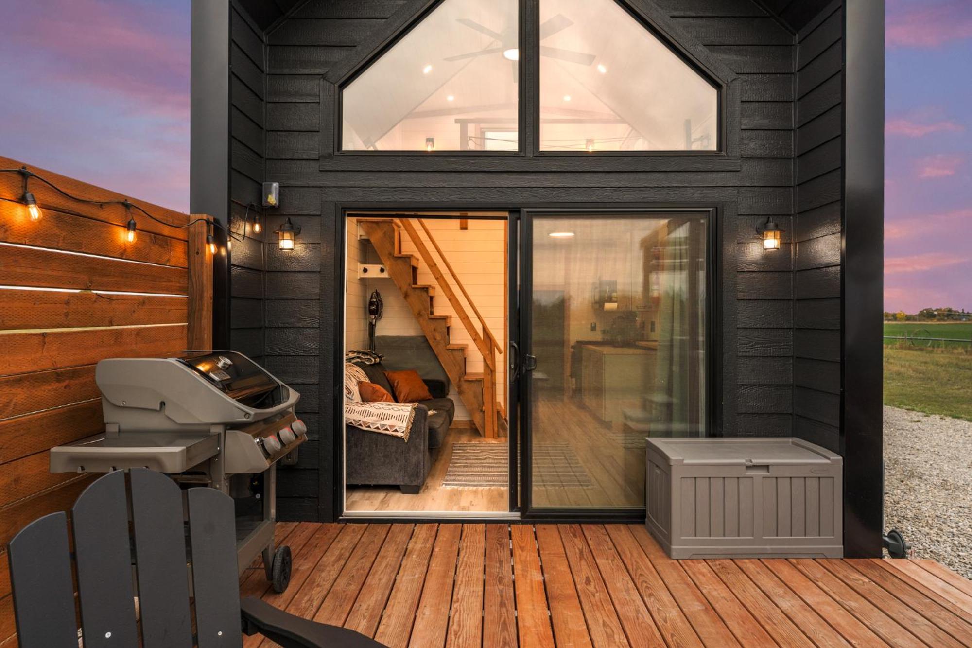 Modern Tiny Cabin, With Hot Tub In Choteau Mt מראה חיצוני תמונה