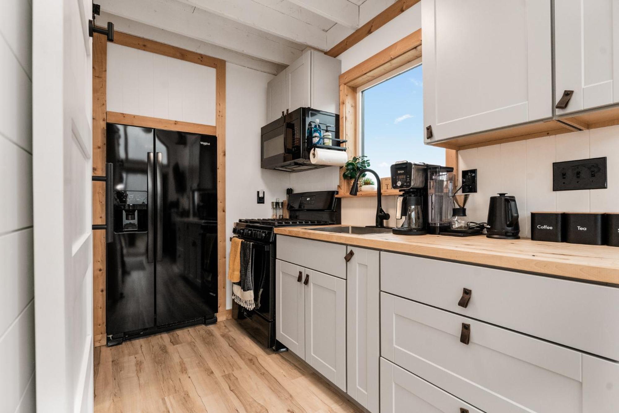 Modern Tiny Cabin, With Hot Tub In Choteau Mt מראה חיצוני תמונה
